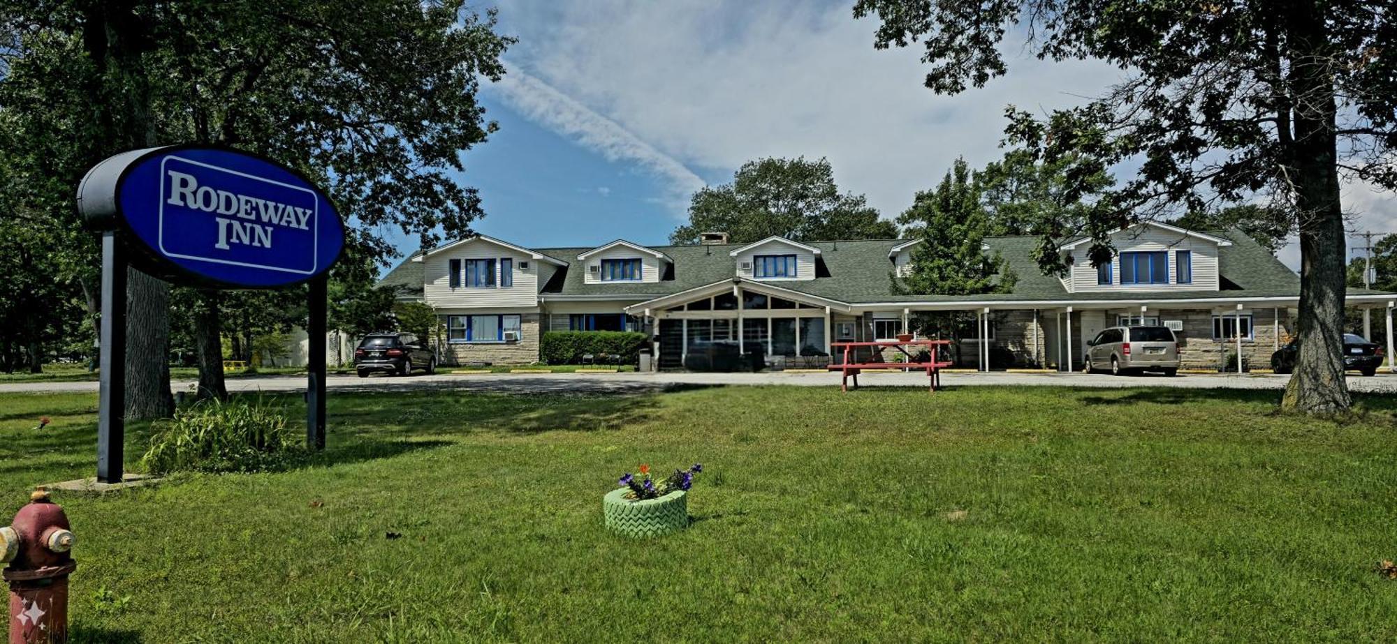 Rodeway Inn Formerly Camp Inn Lodge Oscoda Exterior photo